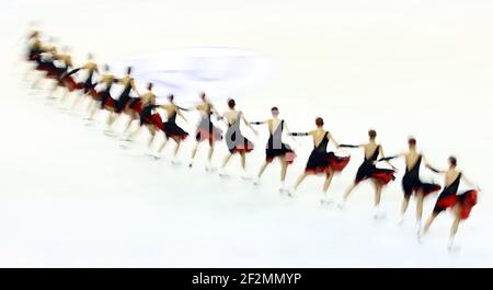Team Paradise of Russia tritt beim Synchronized Skating beim ISU Figure Skating Grand Prix Finale 2015-2016 im Barcelona Convention Center in Barcelona, Spanien, am 12. Dezember 2015 an.Foto: Manuel Blondau/AOP.Press/DPPI Stockfoto