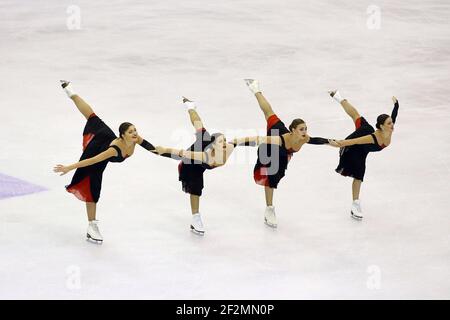 Team Paradise of Russia tritt beim Synchronized Skating beim ISU Figure Skating Grand Prix Finale 2015-2016 im Barcelona Convention Center in Barcelona, Spanien, am 12. Dezember 2015 an.Foto: Manuel Blondau/AOP.Press/DPPI Stockfoto