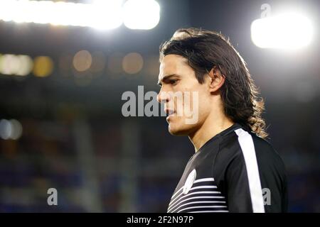 Paris Saint-Germain's uruguayischer Stürmer Edinson Cavani blickt auf das UEFA Champions League Fußballspiel zwischen dem FC Barcelona und Paris Saint-Germain am 8. März 2017 im Camp Nou Stadion in Barcelona, Spanien - Foto Benjamin Cremel / DPPI Stockfoto