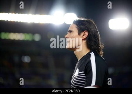 Paris Saint-Germain's uruguayischer Stürmer Edinson Cavani blickt auf das UEFA Champions League Fußballspiel zwischen dem FC Barcelona und Paris Saint-Germain am 8. März 2017 im Camp Nou Stadion in Barcelona, Spanien - Foto Benjamin Cremel / DPPI Stockfoto