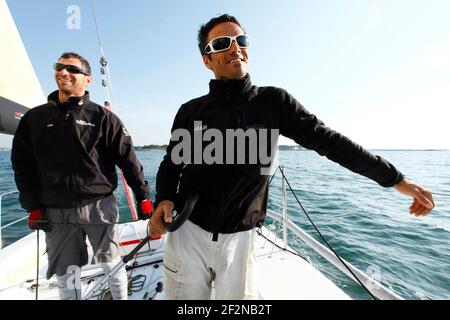 SEGELN - GROUPAMA M34 TRAINING - LA TRINITE SUR MER (FRA) - 20/04/2011 - FOTO : CHRISTOPHE LAUNAY / DPPITrainingseinheit für Franck Cammas und Groupama Sailing Team am M34 vor dem SPI Ouest Stockfoto