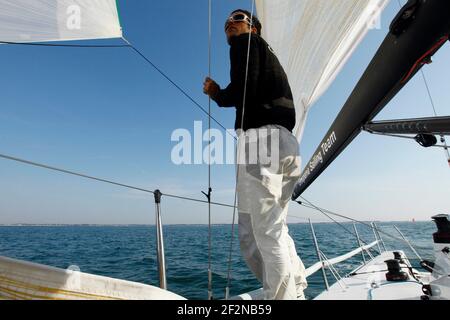 SEGELN - GROUPAMA M34 TRAINING - LA TRINITE SUR MER (FRA) - 20/04/2011 - FOTO : CHRISTOPHE LAUNAY / DPPITrainingseinheit für Franck Cammas und Groupama Sailing Team am M34 vor dem SPI Ouest Stockfoto