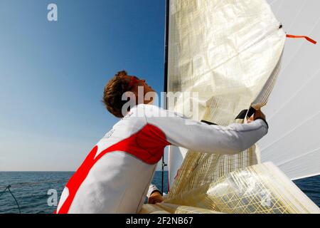 SEGELN - GROUPAMA M34 TRAINING - LA TRINITE SUR MER (FRA) - 20/04/2011 - FOTO : CHRISTOPHE LAUNAY / DPPITrainingseinheit für Franck Cammas und Groupama Sailing Team am M34 vor dem SPI Ouest Stockfoto
