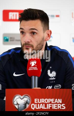 Frankreichs Torwart Hugo Lloris hält eine Rede während der Pressekonferenz des französischen Teams vor dem Qualifikationsspiel der FIFA Fußball-Weltmeisterschaft 2018 zwischen Luxemburg und Frankreich am 24. März 2017 im Josy-Barthel-Stadion in Luxemburg - Foto Benjamin Cremel / DPPI Stockfoto