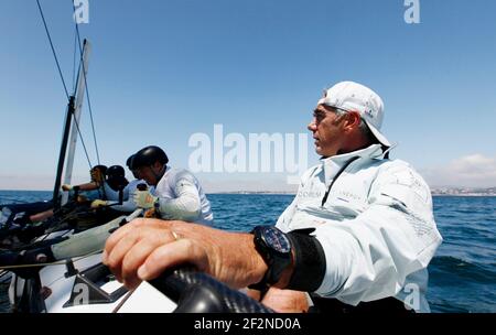 SEGELN - America's Cup - an Bord des AC 45 Energy Teams in Vorbereitung auf den Start der America's Cup World Series in Cascais Portugal - 29/07/2011 - FOTO : CHRISTOPHE LAUNAY / DPPI - SKIPPER LOICK PEYRON (FRA) Stockfoto