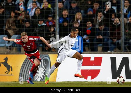 Frankreichs Stürmer Kylian Mbappe siezt während des FIFA WM 2018 Qualifying Football match, Gruppe A, zwischen Luxemburg und Frankreich am 25. März 2017 im Josy Barthel Stadion in Luxemburg - Foto Benjamin Cremel / DPPI Stockfoto