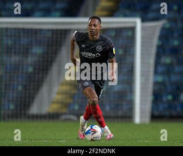 Blackburn, Großbritannien. März 2021, 12th. Ethan Pinnock #5 von Brentford mit dem Ball in Blackburn, UK am 3/12/2021. (Foto von Simon Whitehead/News Images/Sipa USA) Quelle: SIPA USA/Alamy Live News Stockfoto