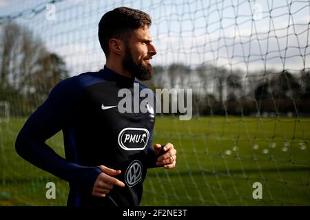 Frankreichs Stürmer Olivier Giroud läuft während des Trainings Frankreichs am 26. März 2017 in Clairefontaine in Frankreich - Foto Benjamin Cremel / DPPI Stockfoto