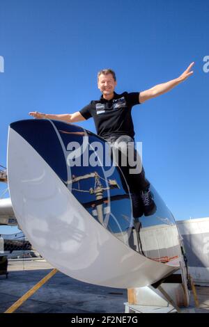 SEGELN - Alain THEBAULT präsentiert den neuen Look für The Hydroptere DCNS - La Ciotat / Frankreich - 08/04/2012 - FOTO CHRISTOPHE LAUNAY / DPPI Stockfoto