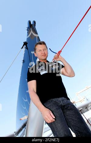 SEGELN - Alain THEBAULT präsentiert den neuen Look für The Hydroptere DCNS - La Ciotat / Frankreich - 08/04/2012 - FOTO CHRISTOPHE LAUNAY / DPPI Stockfoto