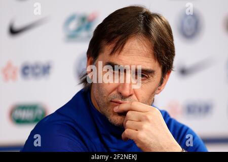 Der spanische Trainer Julen Lopetegui hält eine Rede während der Pressekonferenz des spanischen Teams und des Trainings am 27. März 2017 im Stade de France in Saint-Denis, Frankreich - Foto Benjamin Cremel / DPPI Stockfoto