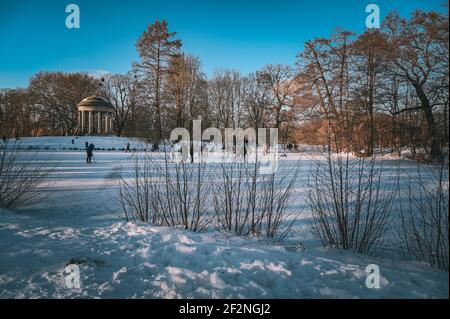 Winter mit viel Schnee in Georgengarten in Hannover Niedersachsen Stockfoto