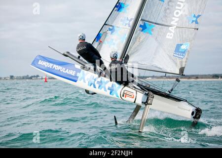 Armel Le Cleac'h und Kevin Escoffier vom Banque Populaire Sailing Team und dem Flying Phantom, das Flying Phantom ist eine neue Generation von foliling Katamaranen Design von Martin Fisher, in Lorient, Frankreich, am 2015. Dezember, Foto Christophe Launay / DPPI Stockfoto