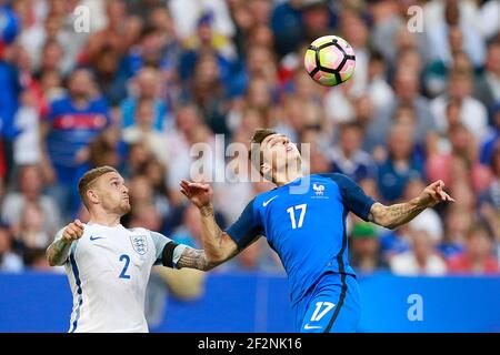 Frankreichs Verteidiger Lucas Digne kontrolliert den Ball während des Freundschaftsspiels zwischen Frankreich und England am 13. Juni 2017 im Stade de France in Saint-Denis, Frankreich - Foto Benjamin Cremel / DPPI Stockfoto