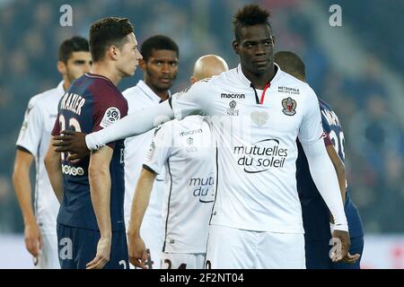 Mario Balotelli während der französischen Meisterschaft Ligue 1 Fußballspiel zwischen Paris Saint-Germain und OGC Nizza am 27. Oktober 2017 im Parc des Princes Stadion in Paris, Frankreich - Foto Benjamin CREMEL / DPPI Stockfoto