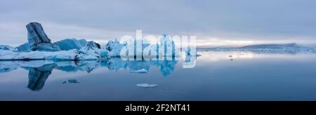 Panorama, Island, Jokulsarlon, Gletscherlagune Stockfoto