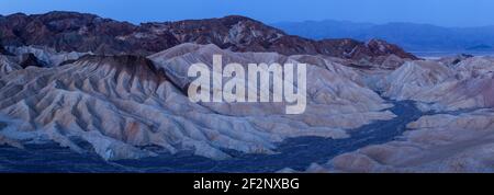 Panorama, USA, Death Valley National Park, Zabriskie Point, Blue Hour Stockfoto