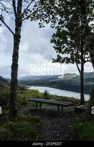 Gehen Sie auf Devil's Chimney, Irland Stockfoto