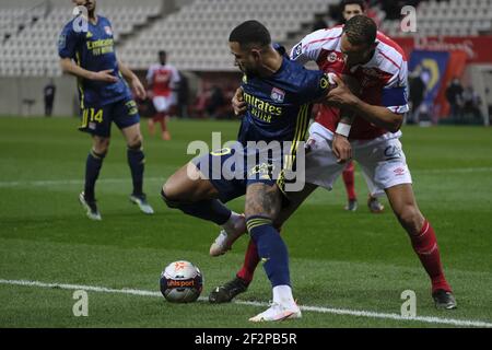 Reims, Marne, Frankreich. März 2021, 12th. Lyon Striker MEMPHIS DEPAY in Aktion während der französischen Meisterschaft Fußball Ligue 1 Uber isst Stade de Reims gegen Olympique Lyonnais im Auguste Delaune Stadion - Reims.Drawn match 1:1 Credit: Pierre Stevenin/ZUMA Wire/Alamy Live News Stockfoto