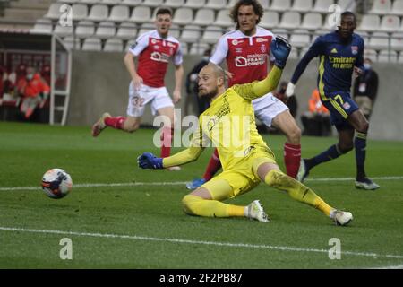 Reims, Marne, Frankreich. März 2021, 12th. Reims Torwart PREDRAG RAJKOVIC Männer des Spiels in Aktion während der französischen Meisterschaft Fußball Ligue 1 Uber isst Stade Reims gegen Olympique Lyonnais im Auguste Delaune Stadion - Reims.Drawn Match 1:1 Credit: Pierre Stevenin/ZUMA Wire/Alamy Live News Stockfoto