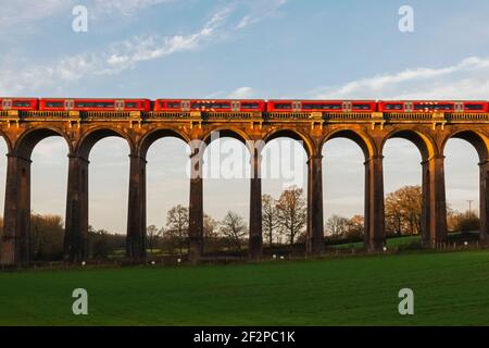 England, East Sussex, Balcombe, das viktorianische Eisenbahnviadukt aka Ouse Valley Viadukt auf der London to Brighton Railway Stockfoto