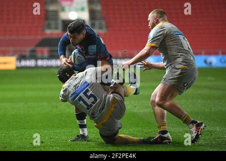 Charles Piutau von Bristol Bears wird am 3/12/2021 von Rob Miller von Wesps in Bristol, Großbritannien, angegangen. (Foto von Mike Jones/News Images/Sipa USA) Stockfoto
