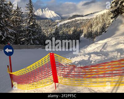 Schrankzaun, Skigebiet Rosshütte Seefeld in Tirol, Härmelekopf, Winterlandschaft, Tirol, Österreich Stockfoto