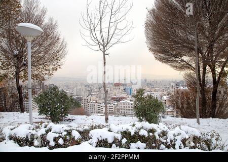 Blick auf die Stadt Teheran vom Dach des Teheran Stockfoto