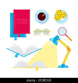 Set von Büchern im flachen Stil. Lesen von Attributen. Offene Bücher, Buchumschläge, mit Lampe, Tasse Kaffee oder Tee und Keksen, Brillen, Vergrößerungen Stock Vektor