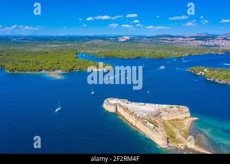 Luftaufnahme der Festung St. Nikolaus in Sibenik, Kroatien Stockfoto