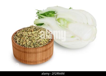 Frische Fenchel-Birne mit Samen isoliert auf weißem Hintergrund mit Beschneidungspfad und volle Schärfentiefe Stockfoto