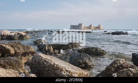 Alte Festung Kizkalesi oder Maiden Castle Stockfoto