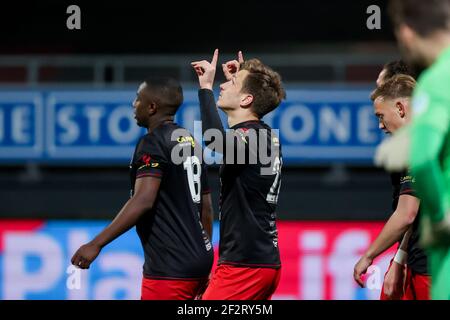 ROTTERDAM, NIEDERLANDE - MÄRZ 12: Reuven Niemijer von SBV Excelsior feiert sein Ziel beim Keukenkampioen Divisie-Match zwischen SBV Excel Stockfoto