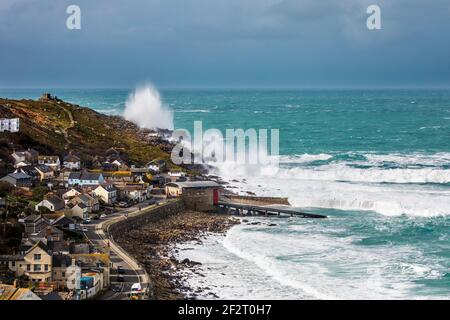 Sennen; Storm Waves; Cornwall; Großbritannien Stockfoto