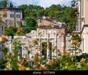 Blick auf den alten römischen Tempel in Brescia (Tempio Capitolino di Brescia) Stockfoto