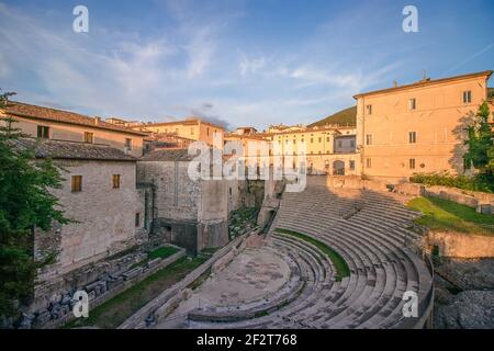 Römisches Theater in Spoleto. (Teatro romano di Spoleto) Spoleto, Umbrien, Italien Stockfoto