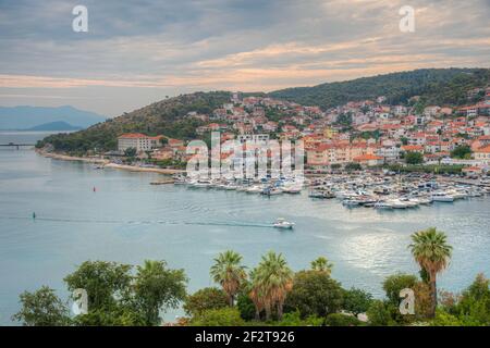 Bootsliegeplatz in der Marina in Trogir, Kroatien Stockfoto