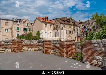 Häuser über dem ehemaligen Diokletianspalast in der kroatischen Stadt Split gebaut Stockfoto
