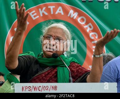 Kalkutta, Indien. März 2021, 13th. Medha Patkar ist ein indischer Sozialaktivist, Führer von Narmada Bachao Andolan während Sanyukt Kishan Morcha Mahapanchayat unter Gandhi Statue in kalkata in Indien. (Foto: Sanjay Purkait/Pacific Press) Quelle: Pacific Press Media Production Corp./Alamy Live News Stockfoto