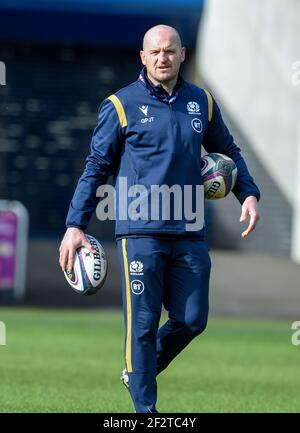 BT Murrayfield Stadium, Edinburgh, Schottland, Großbritannien. März 2021, 13th. Guinness Six Nations Rugby: Schottland-Trainer Gregor Townsend während des Schottland-Teamlaufs im BT Murrayfield Stadium, Edinburgh, Schottland, Großbritannien. Quelle: Ian Rutherford/Alamy Live News Stockfoto