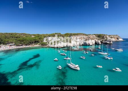 Panoramablick auf den schönsten Strand Cala Macarella von Menorca Insel, Balearen, Spanien Stockfoto