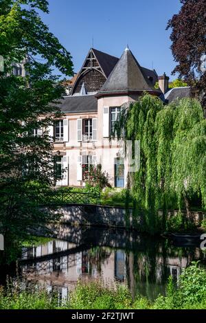 Fluss in Chartres Stockfoto