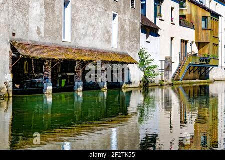 Fluss in Chartres Stockfoto