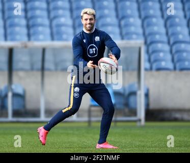 Guinness Six Nations Rugby: ScotlandÕs Adam Hastings während der, Großbritannien. 13th. März 2021. Teamlauf im BT Murrayfield Stadium, Edinburgh, Schottland, Großbritannien. Quelle: Ian Rutherford/Alamy Live News Stockfoto