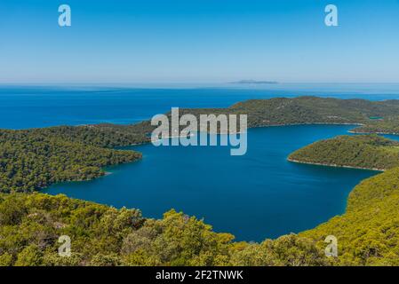 Luftaufnahme von Veliko jezero am Mljet Nationalpark in Kroatien Stockfoto