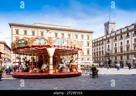 Platz der Republik und seine Karussell in Florenz in der Toskana, Italien Stockfoto