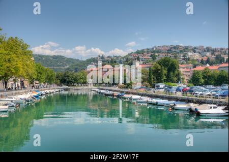 Bootsliegeplatz in Mrtvi kanal in Rijeka, Kroatien Stockfoto