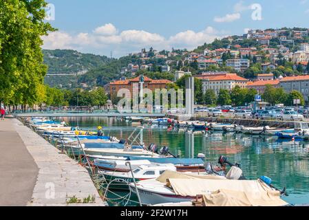 Bootsliegeplatz in Mrtvi kanal in Rijeka, Kroatien Stockfoto