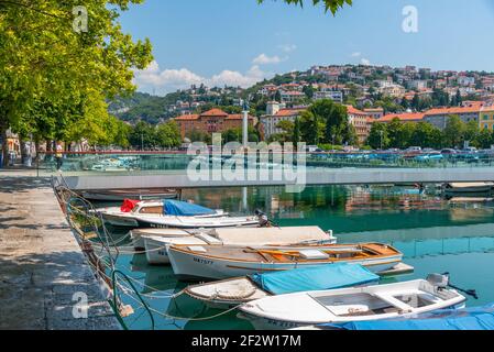 Bootsliegeplatz in Mrtvi kanal in Rijeka, Kroatien Stockfoto