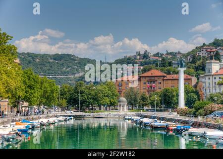 Bootsliegeplatz in Mrtvi kanal in Rijeka, Kroatien Stockfoto